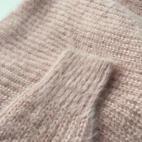 Pearl-Embellished Cropped Twist Fluffy Sweater - Picture 4 of 4